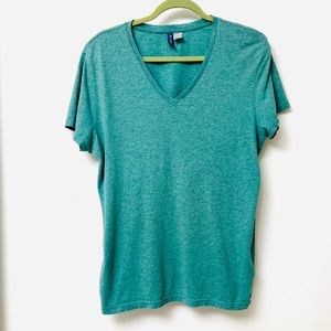 Divided green t-shirt size medium
